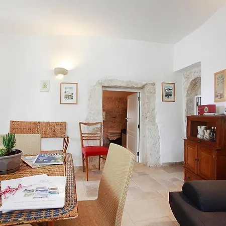 Trullo - Iap021001-f *
